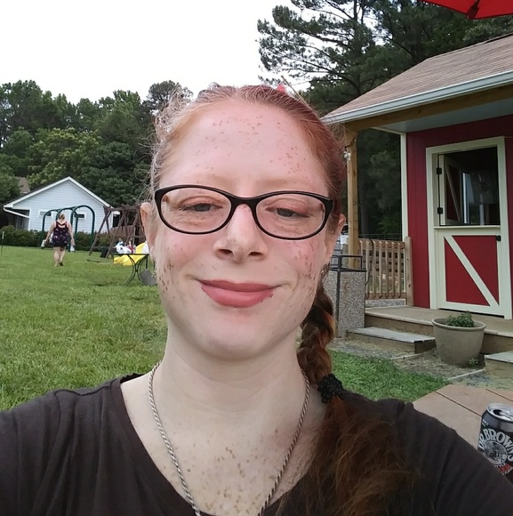 Meet your Posher, Elizabeth - Picture 2 of 2